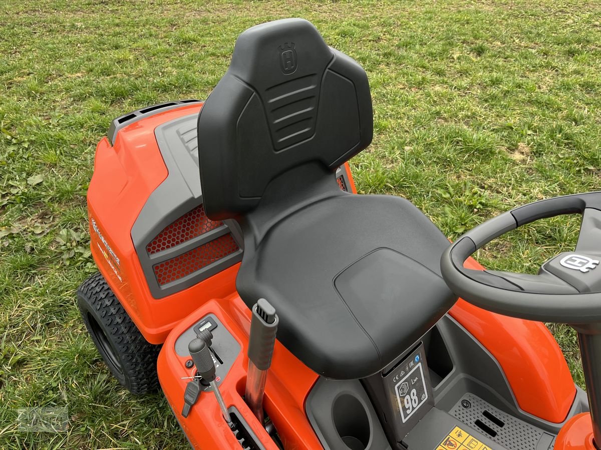 Rasentraktor des Typs Husqvarna Rider 214TC Comfort Edition Frühbezugsaktion!!, Neumaschine in Burgkirchen (Bild 7)