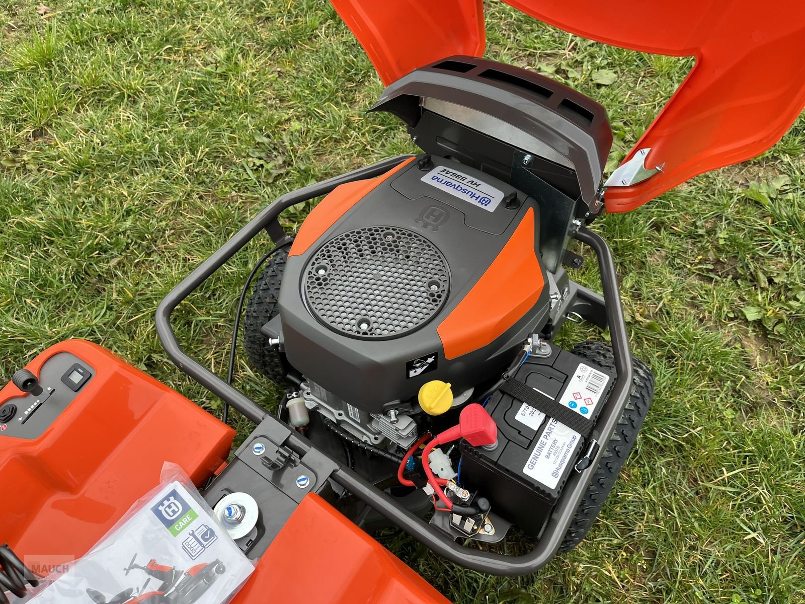 Rasentraktor des Typs Husqvarna Rider 214TC inkl. Mähdeck NEUAussteller!!, Neumaschine in Burgkirchen (Bild 5)