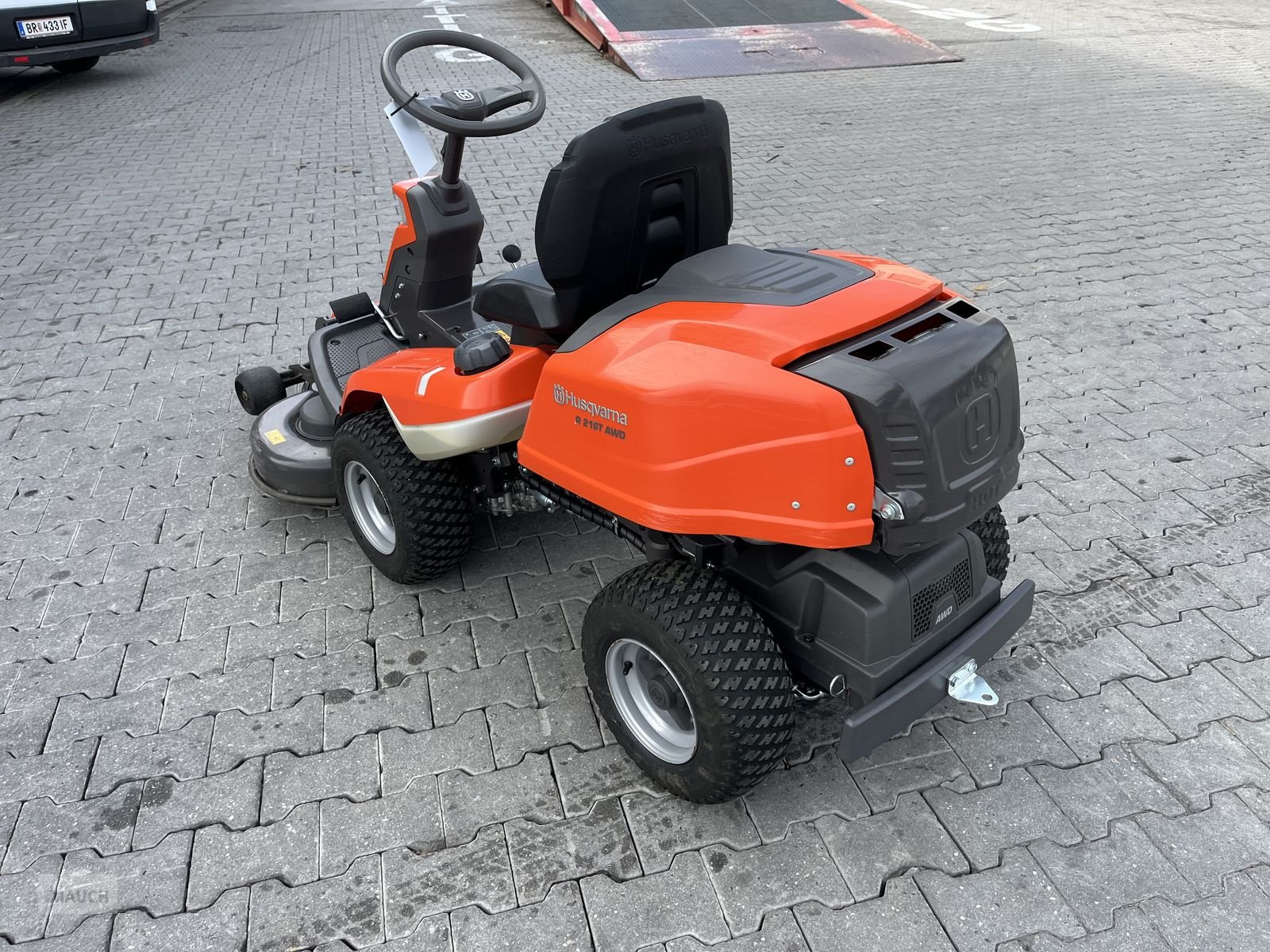 Rasentraktor des Typs Husqvarna Rider 216T AWD 103cm Mähdeck nur 53h, Gebrauchtmaschine in Burgkirchen (Bild 8)