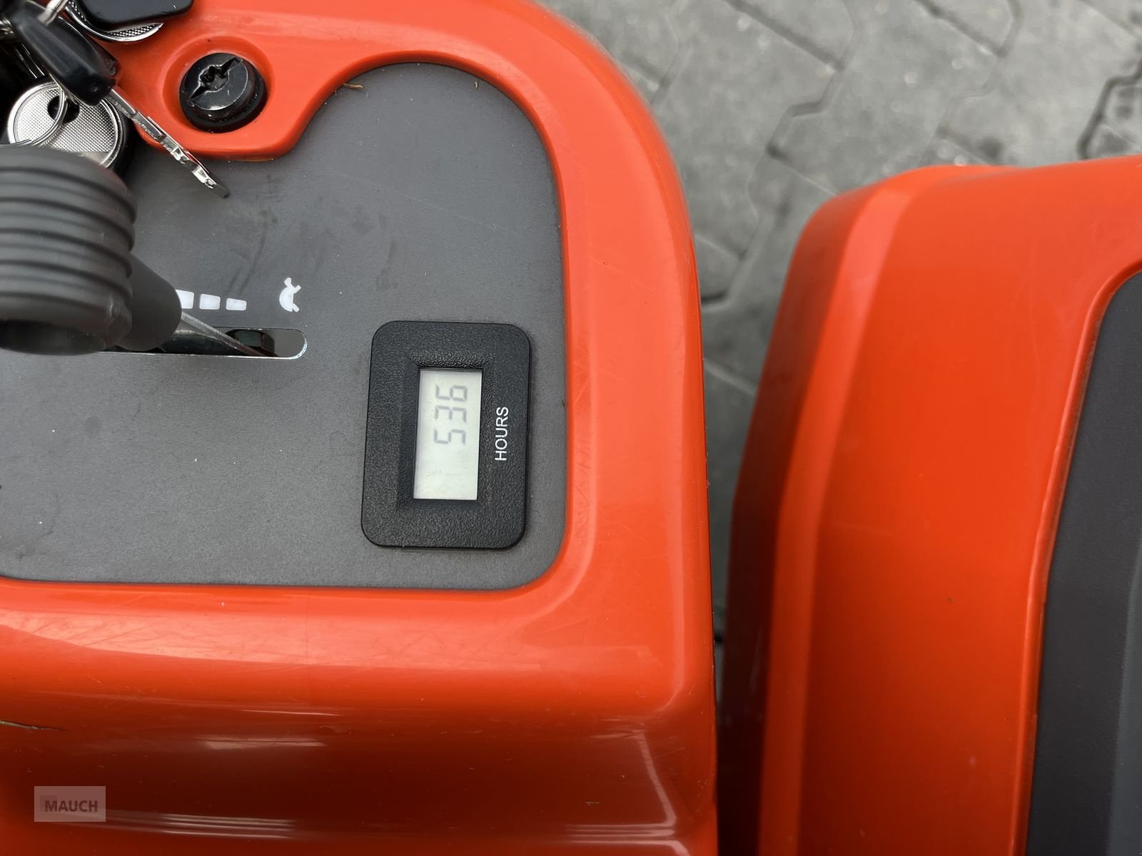 Rasentraktor des Typs Husqvarna Rider 216T AWD 103cm Mähdeck nur 53h, Gebrauchtmaschine in Burgkirchen (Bild 11)