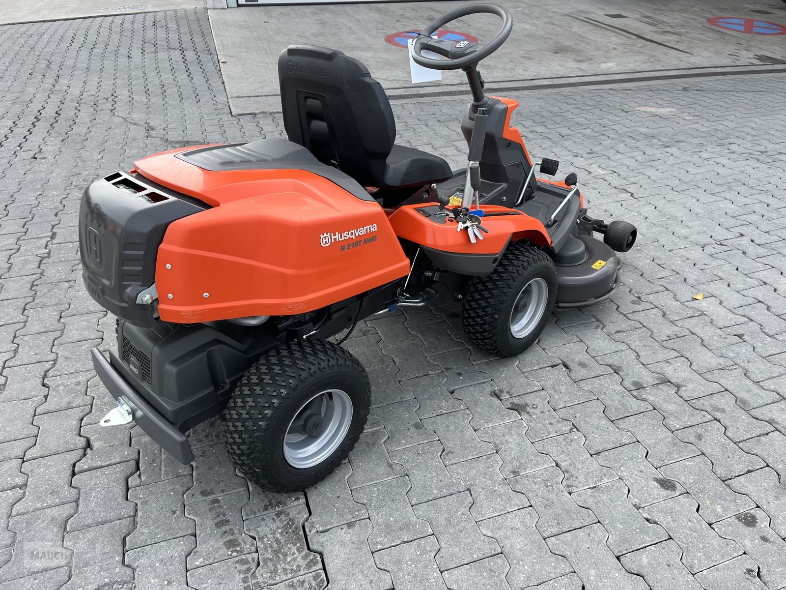 Rasentraktor des Typs Husqvarna Rider 216T AWD 103cm Mähdeck nur 53h, Gebrauchtmaschine in Burgkirchen (Bild 10)