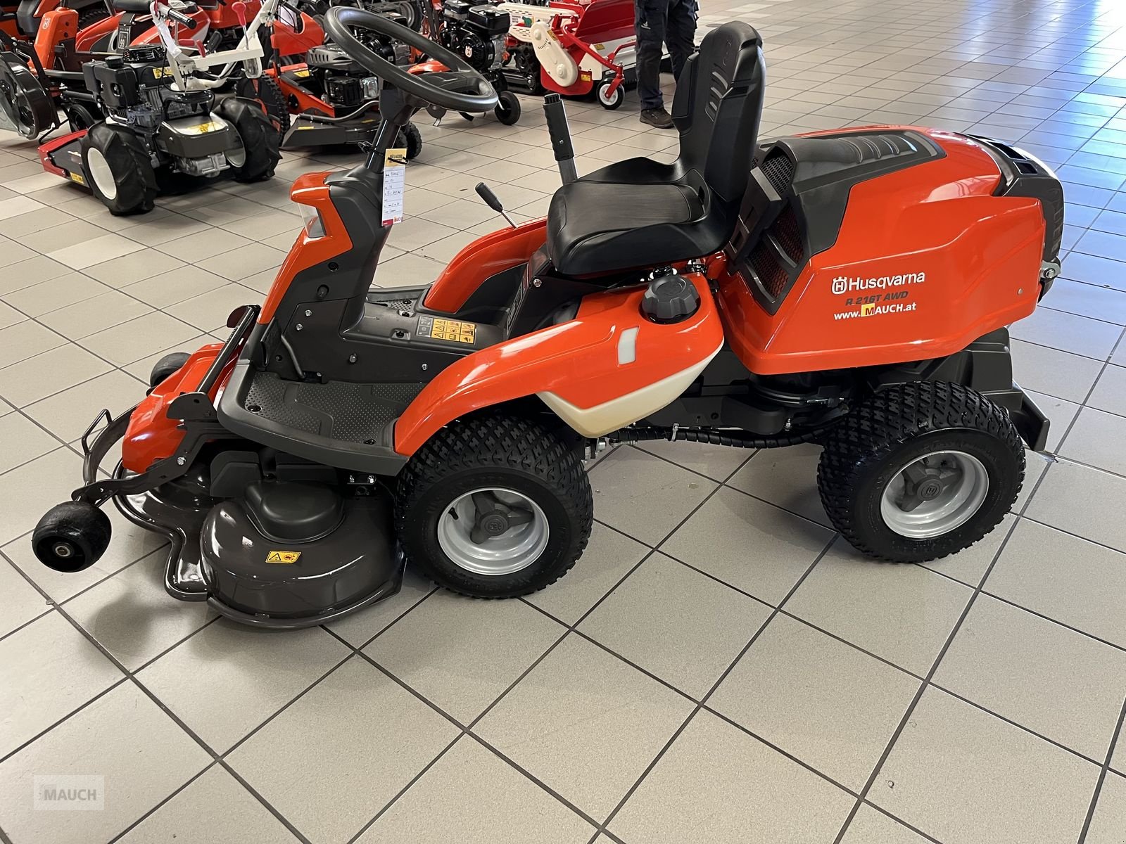Rasentraktor des Typs Husqvarna Rider 216T AWD 103cm Mähdeck nur 57H, Gebrauchtmaschine in Burgkirchen (Bild 10)