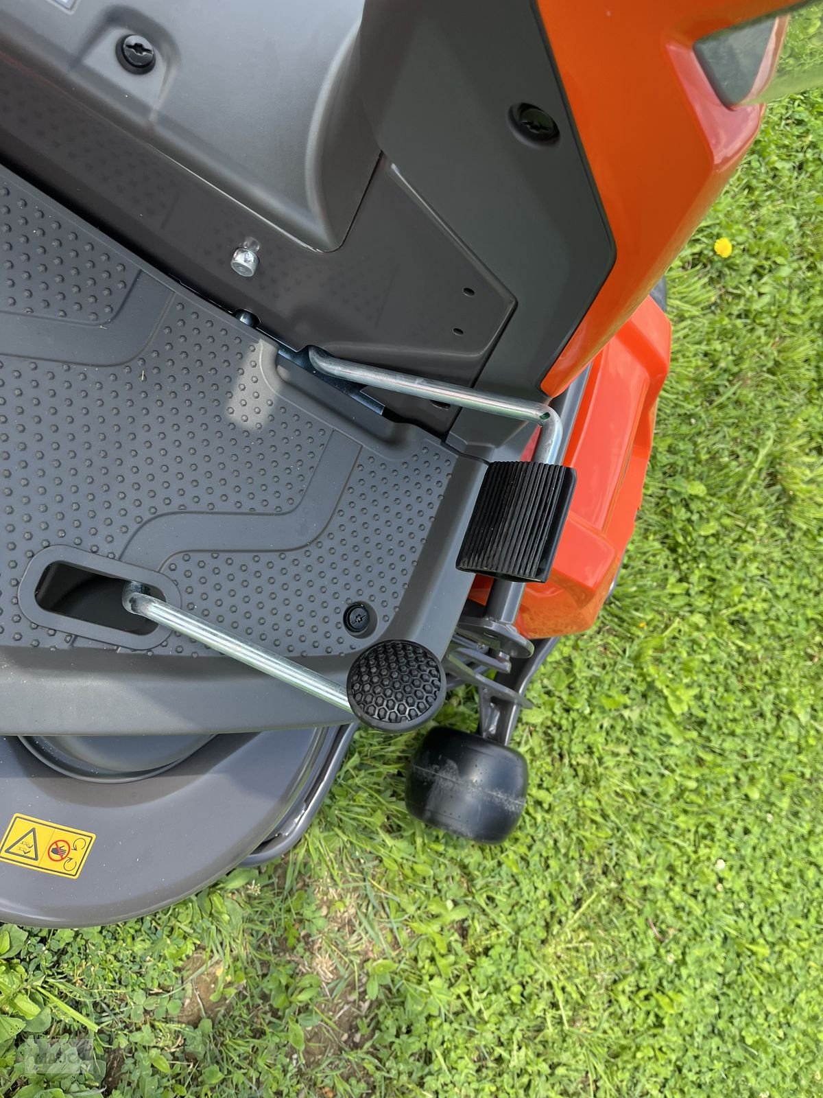 Rasentraktor typu Husqvarna Rider 216T AWD NEU 103cm Mähdeck, Neumaschine v Burgkirchen (Obrázek 10)