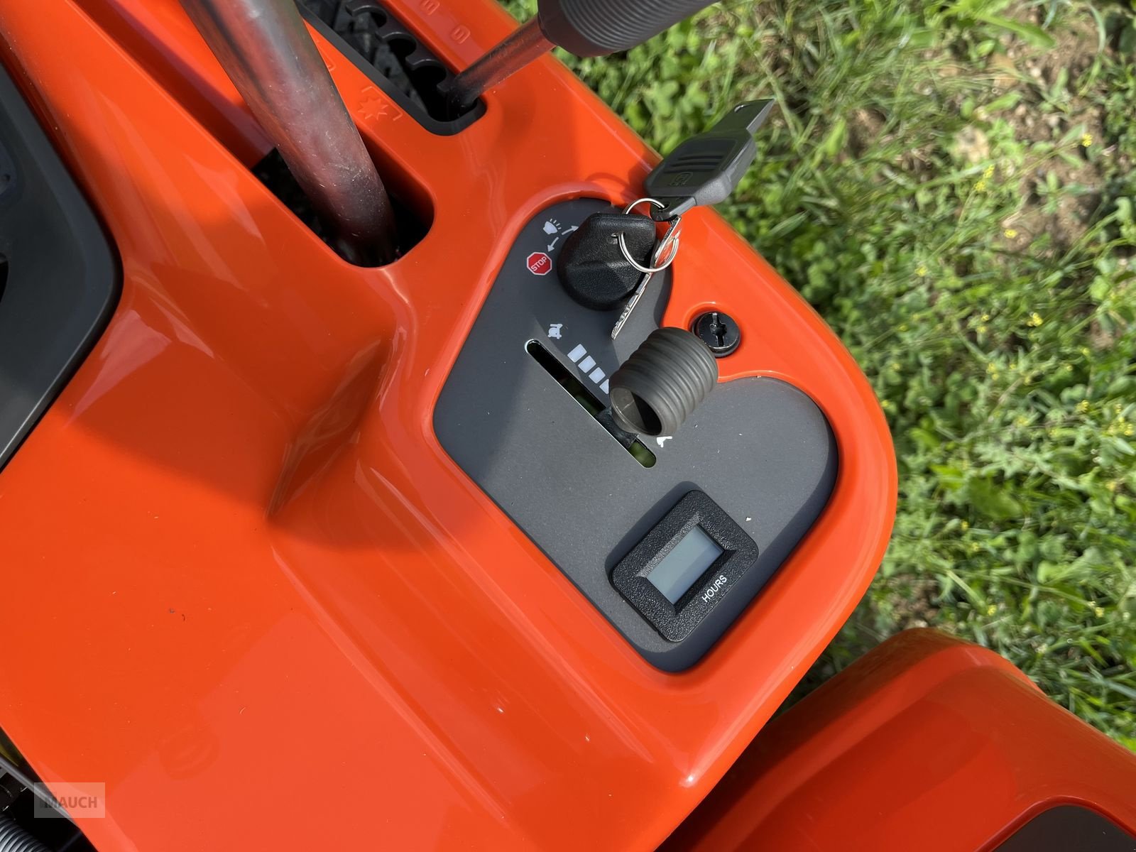 Rasentraktor des Typs Husqvarna Rider 216TC Allrad inkl. Mähdeck NEU, Neumaschine in Burgkirchen (Bild 13)