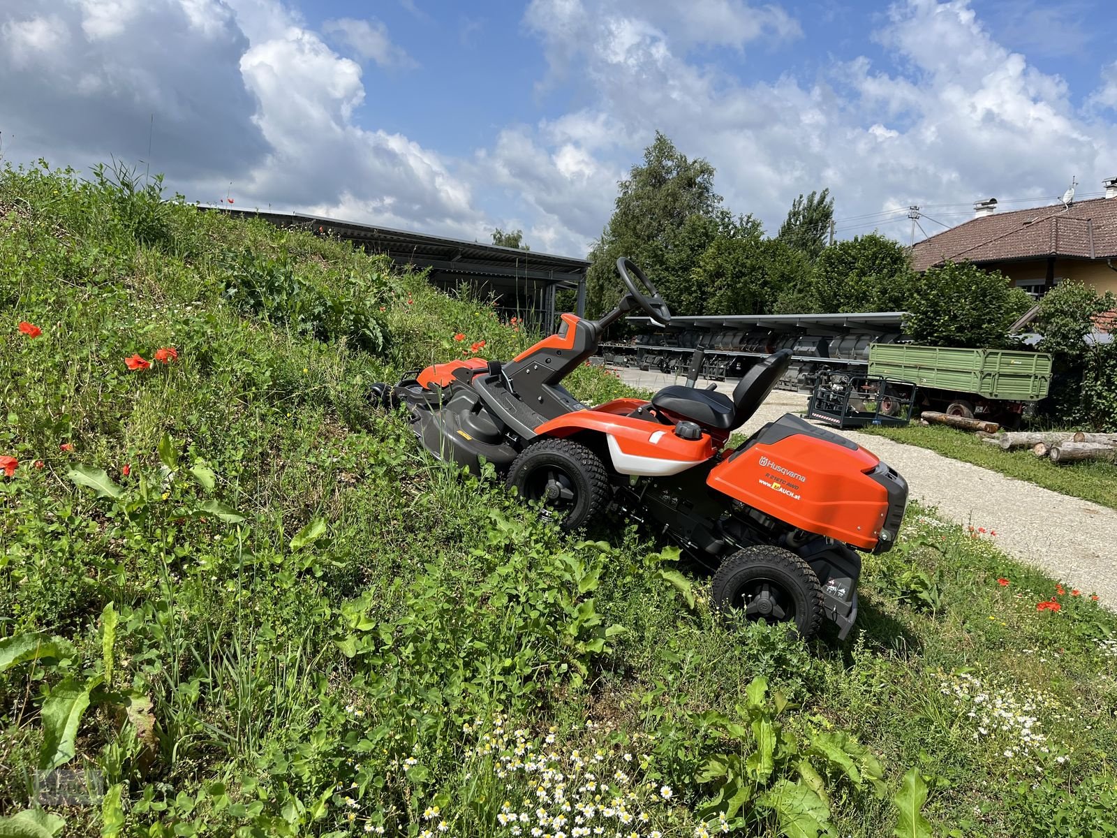 Rasentraktor типа Husqvarna Rider 216TC Allrad inkl. Mähdeck, Neumaschine в Burgkirchen (Фотография 2)