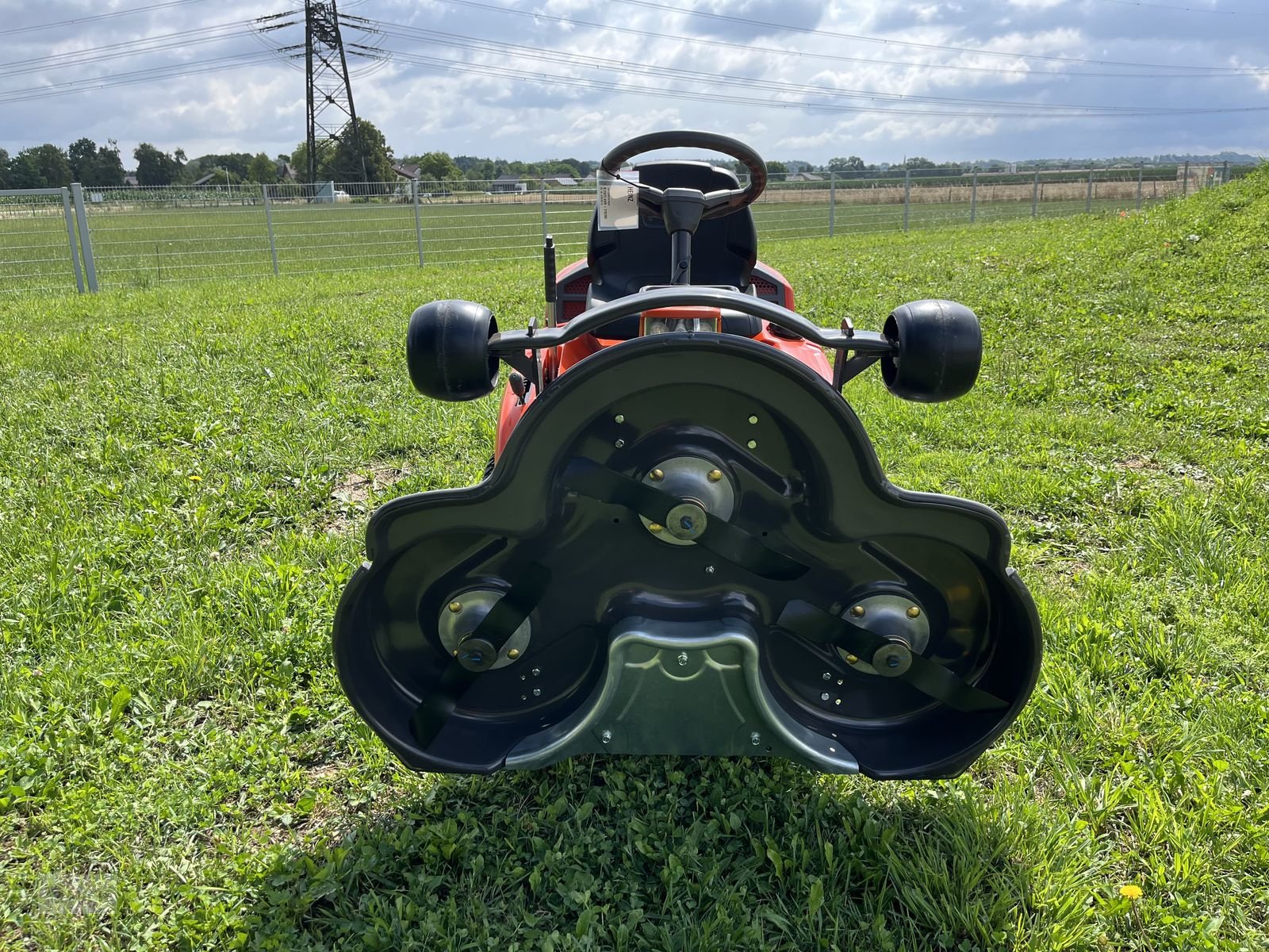 Rasentraktor типа Husqvarna Rider 216TC Allrad inkl. Mähdeck, Neumaschine в Burgkirchen (Фотография 9)