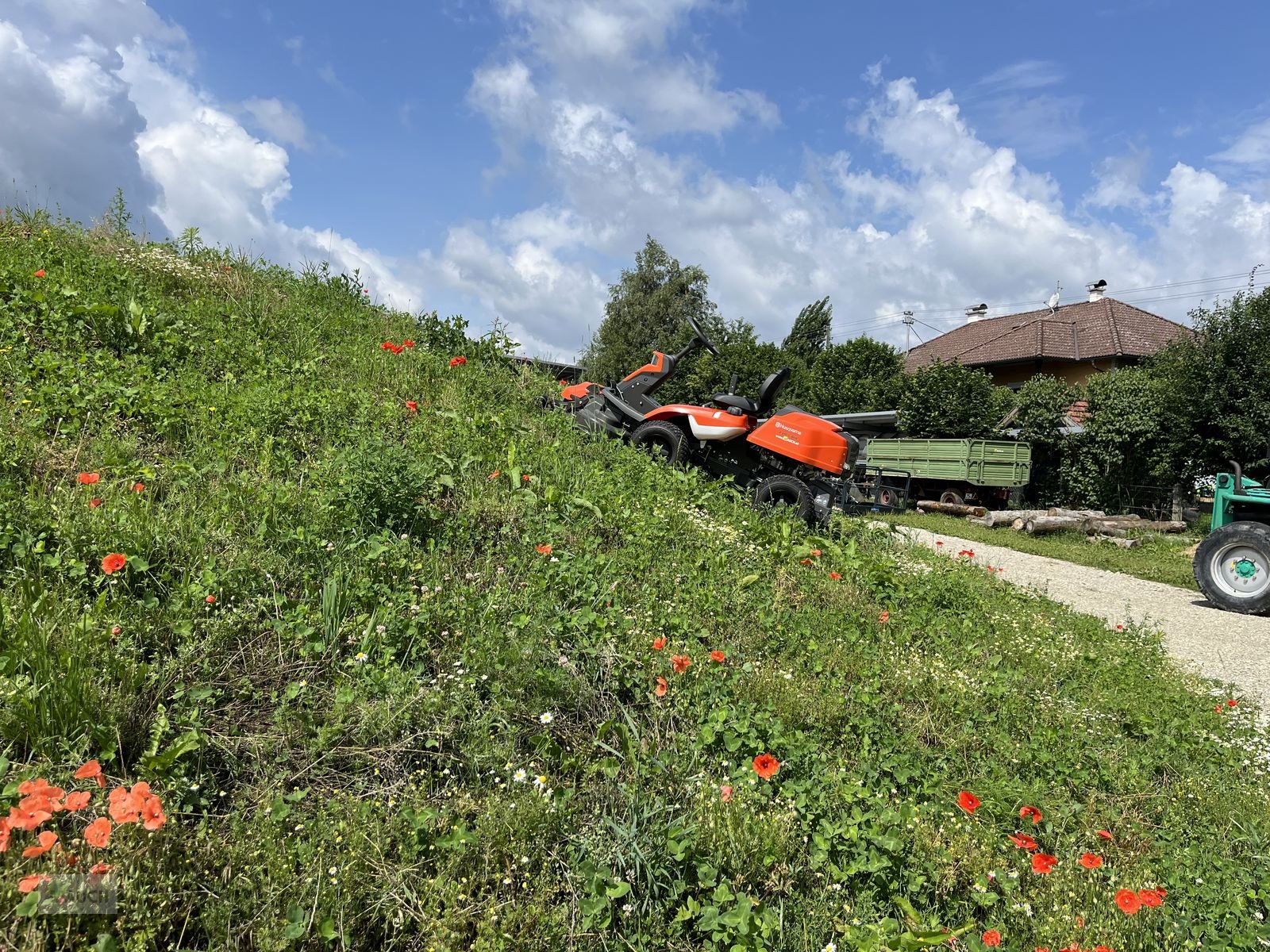 Rasentraktor типа Husqvarna Rider 216TC Allrad inkl. Mähdeck, Neumaschine в Burgkirchen (Фотография 4)