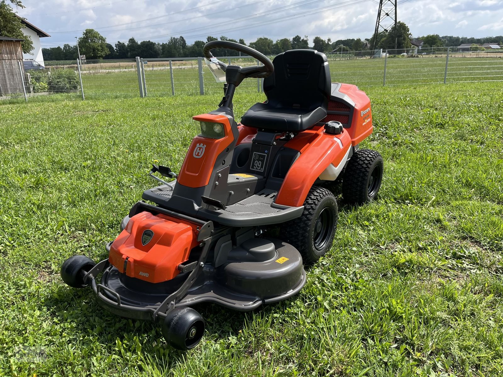 Rasentraktor типа Husqvarna Rider 216TC AWD inkl. 103cm Mähdeck, Neumaschine в Burgkirchen (Фотография 22)