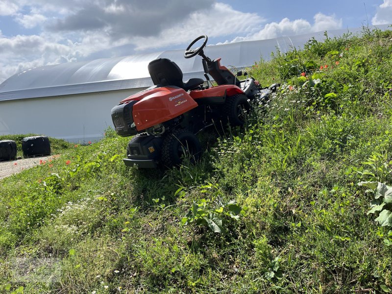 Rasentraktor des Typs Husqvarna Rider 216TC AWD inkl. 103cm Mähdeck, Neumaschine in Burgkirchen (Bild 1)