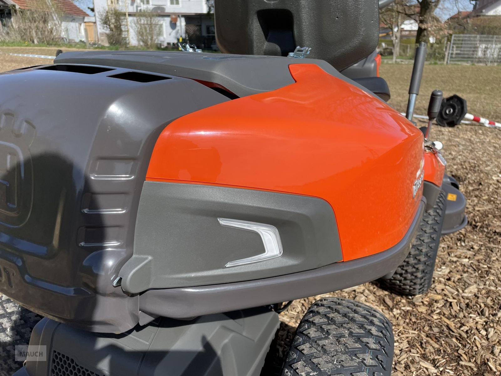 Rasentraktor des Typs Husqvarna Rider 316 TsX AWD inkl. Mähdeck & Schneeschild!!, Neumaschine in Burgkirchen (Bild 24)