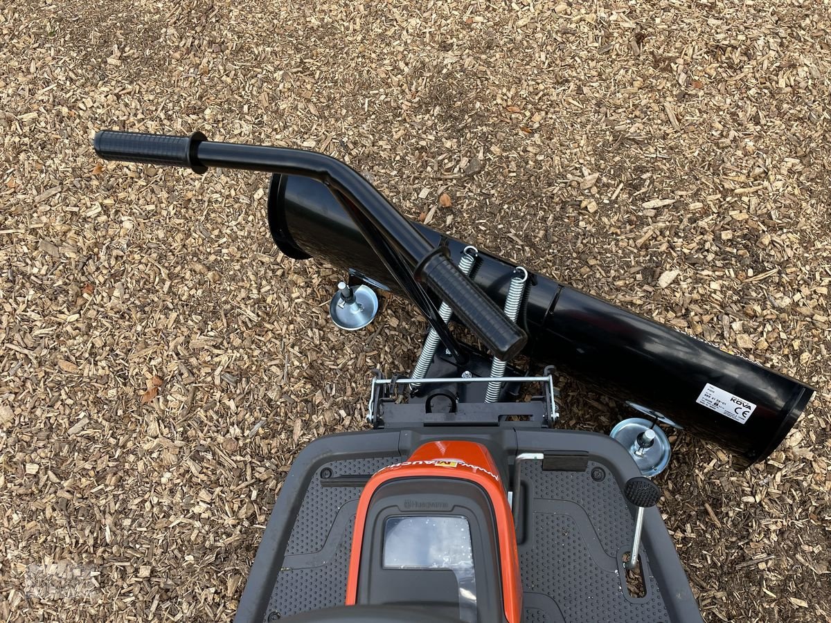 Rasentraktor des Typs Husqvarna Rider 316TsX AWD Optionale Winterausrüstung!!, Neumaschine in Burgkirchen (Bild 23)