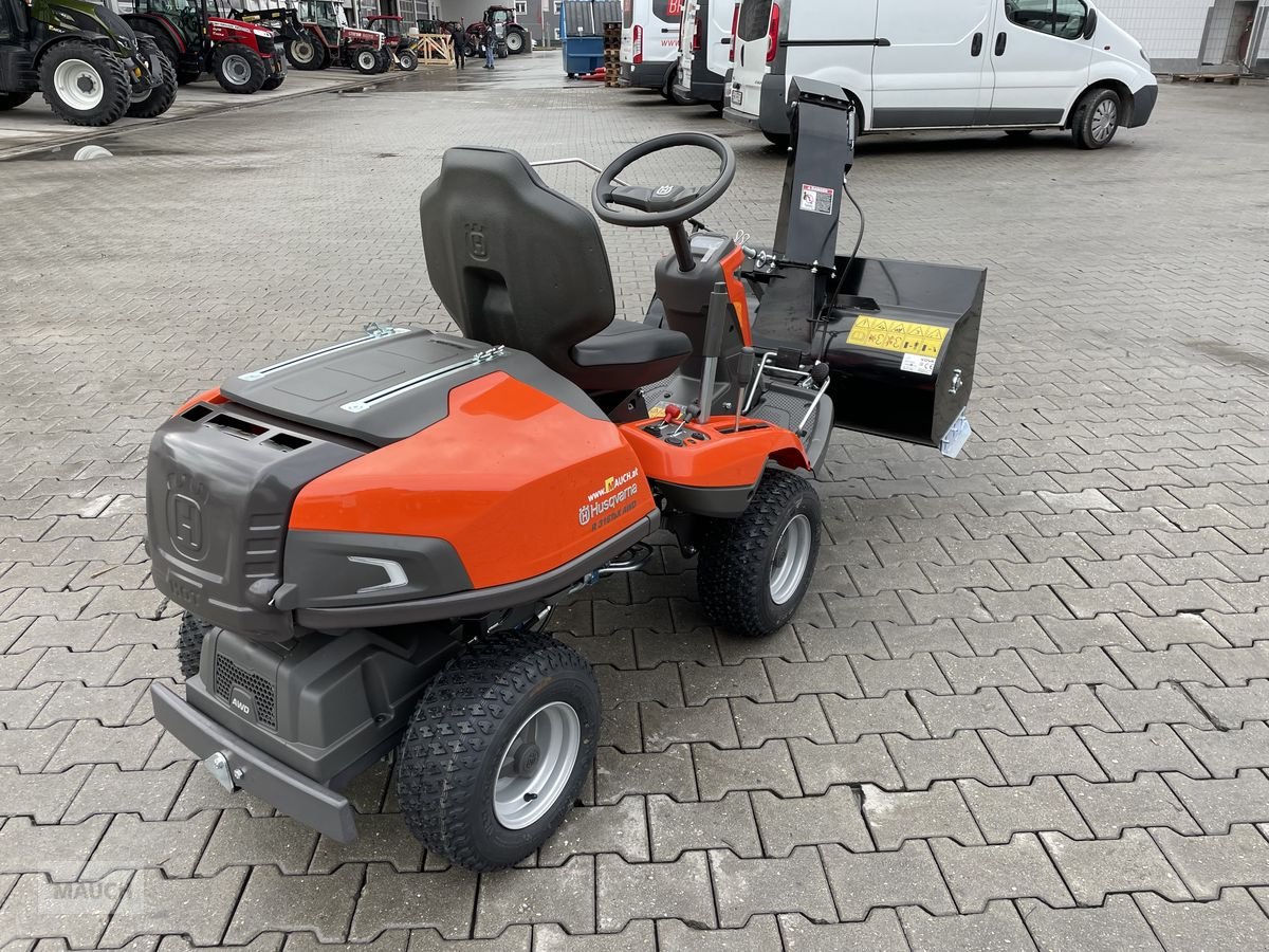 Rasentraktor des Typs Husqvarna Rider 316TsX AWD Optionale Winterausrüstung!!, Neumaschine in Burgkirchen (Bild 7)