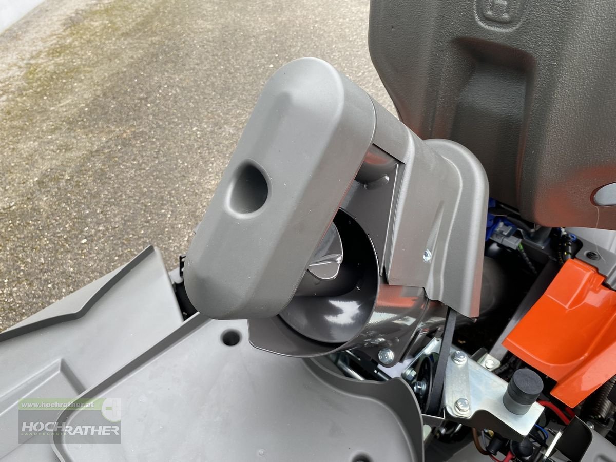 Rasentraktor des Typs Husqvarna Rider 320Ts AWD, Neumaschine in Kronstorf (Bild 15)