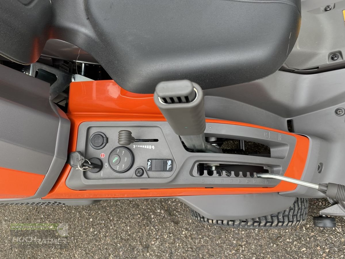 Rasentraktor des Typs Husqvarna Rider 320Ts AWD, Neumaschine in Kronstorf (Bild 10)