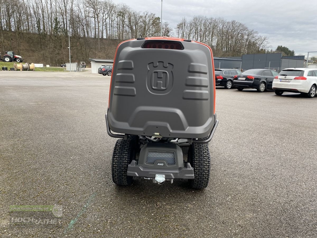 Rasentraktor des Typs Husqvarna Rider 320Ts AWD, Neumaschine in Kronstorf (Bild 4)