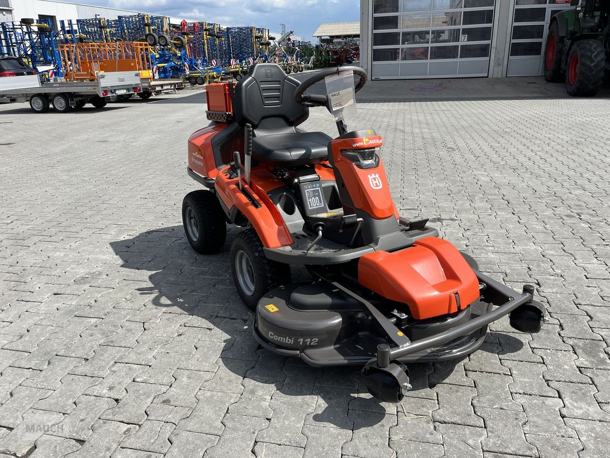 Rasentraktor des Typs Husqvarna Rider 320X AWD mit Mähdeck & Schneeschild, Neumaschine in Burgkirchen (Bild 2)