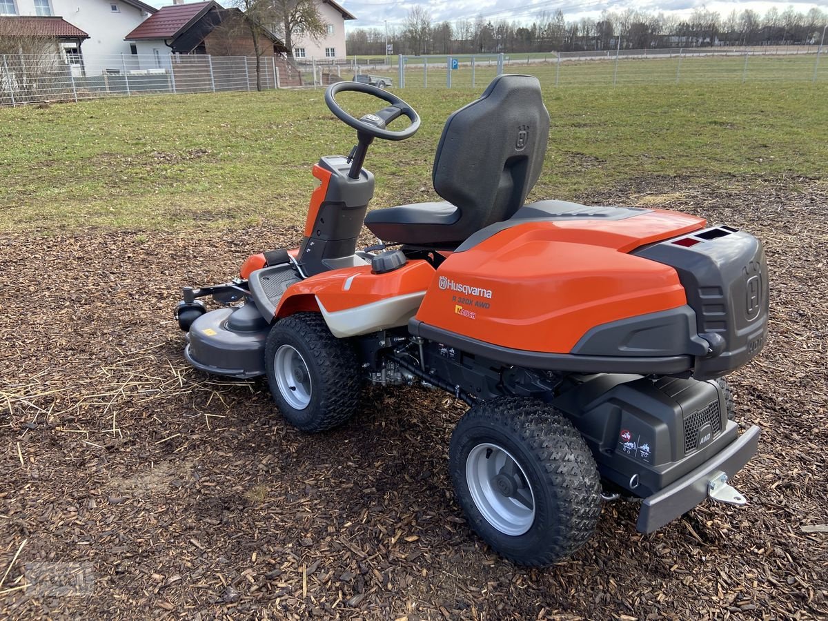 Rasentraktor des Typs Husqvarna Rider 320X AWD mit Mähdeck, Neumaschine in Burgkirchen (Bild 15)