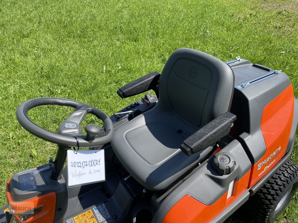 Rasentraktor des Typs Husqvarna Rider 420 TsX AWD inkl. Mähdeck, Neumaschine in Burgkirchen (Bild 9)