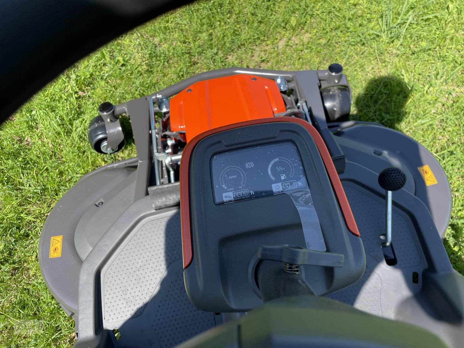 Rasentraktor typu Husqvarna Rider 420TsX AWD inkl. Mähdeck NEU, Neumaschine w Burgkirchen (Zdjęcie 5)