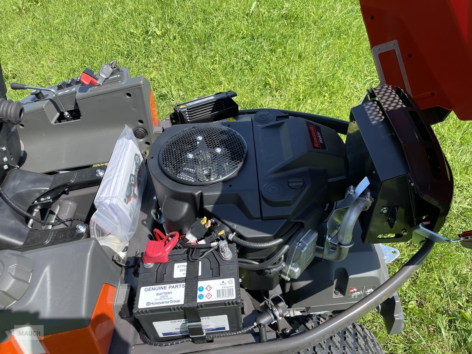 Rasentraktor typu Husqvarna Rider 420TsX AWD inkl. Mähdeck NEU, Neumaschine v Burgkirchen (Obrázek 3)