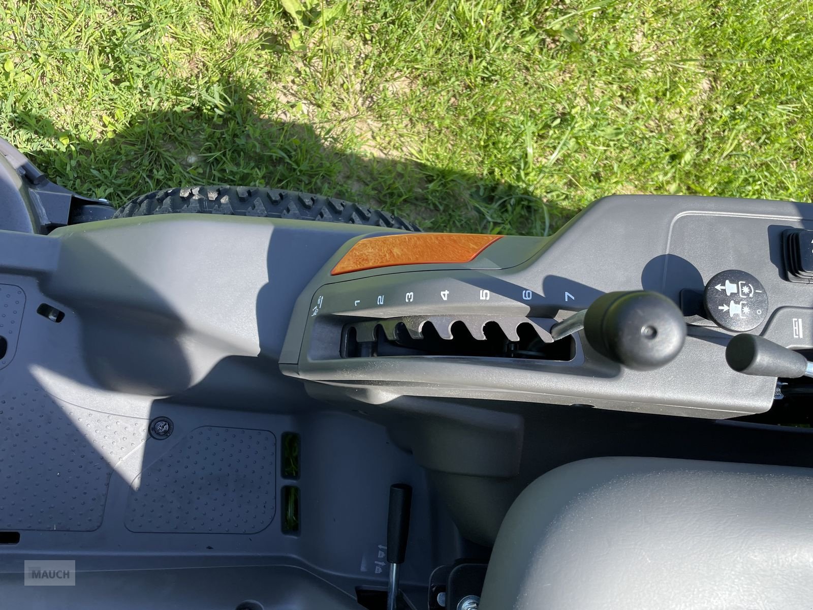 Rasentraktor typu Husqvarna Rider 420TsX AWD inkl. Mähdeck & Schneeschild, Neumaschine v Burgkirchen (Obrázek 7)