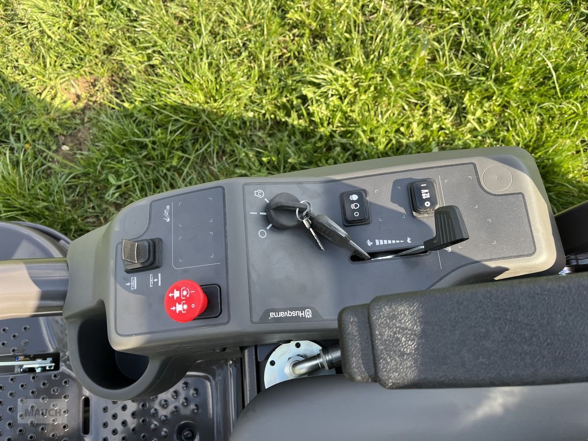 Rasentraktor a típus Husqvarna Rider 524 X EFI mit Mähdeck, Neumaschine ekkor: Burgkirchen (Kép 11)