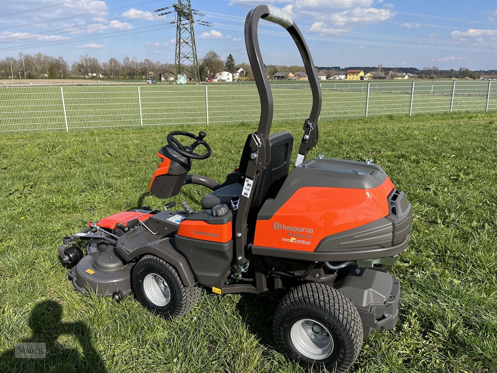 Rasentraktor des Typs Husqvarna Rider 524X EFI mit Mähdeck 1/3 Finanzierung, Neumaschine in Burgkirchen (Bild 18)
