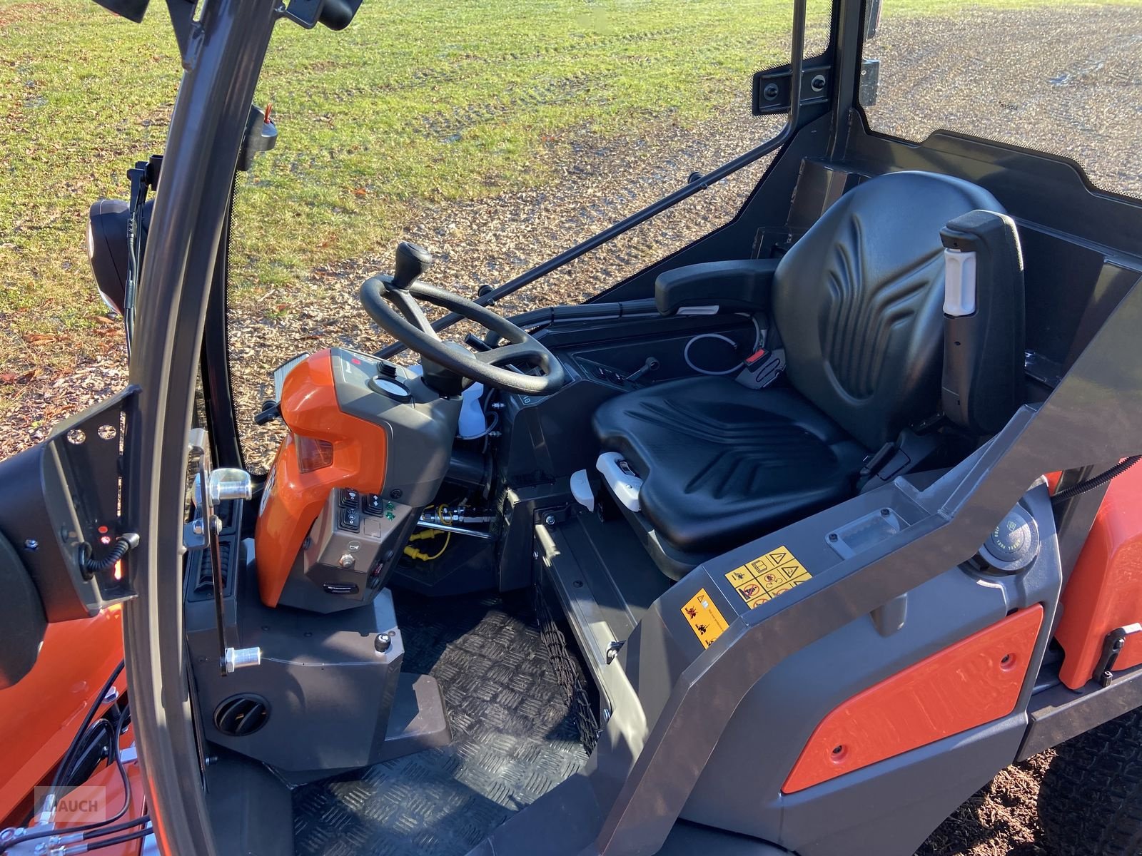 Rasentraktor des Typs Husqvarna Rider 525 DX Kabine Diesel NEU 1/3 Finanzierung, Neumaschine in Burgkirchen (Bild 7)