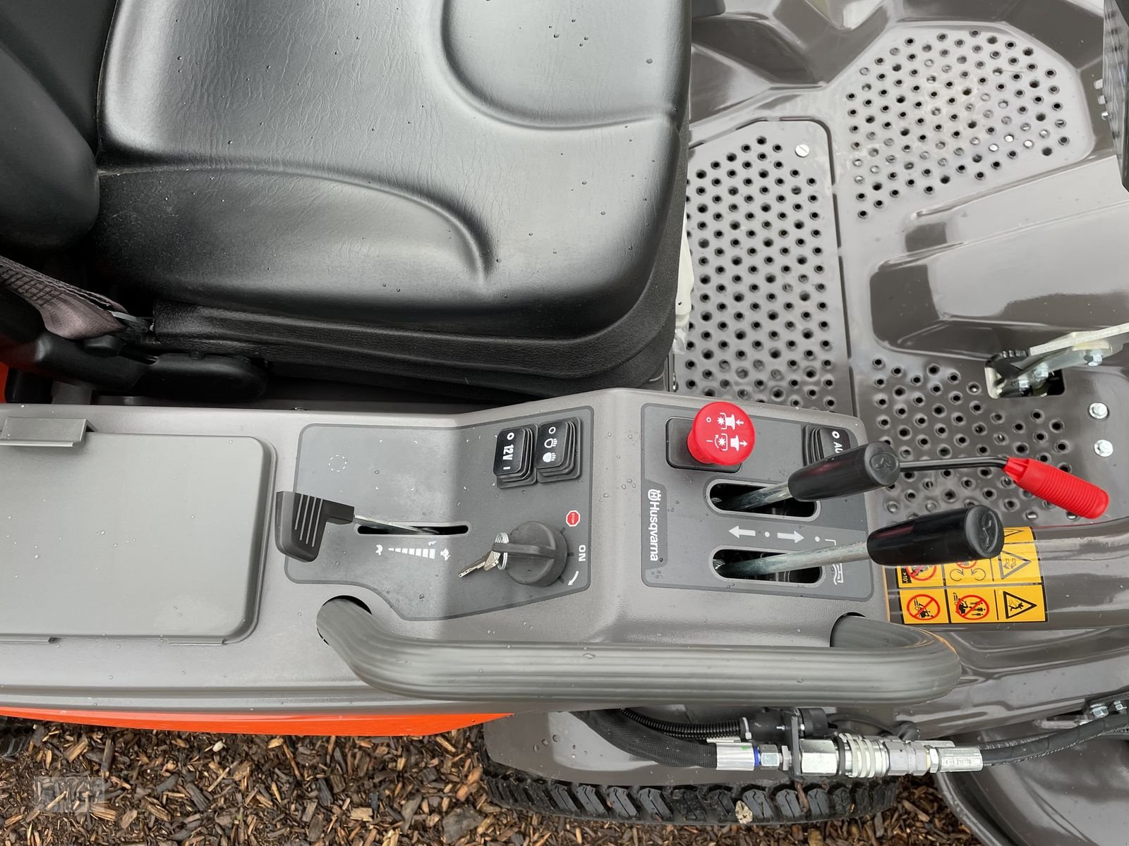 Rasentraktor des Typs Husqvarna Rider 525DX Diesel Allrad / Servolenkung NEU ink, Neumaschine in Burgkirchen (Bild 19)