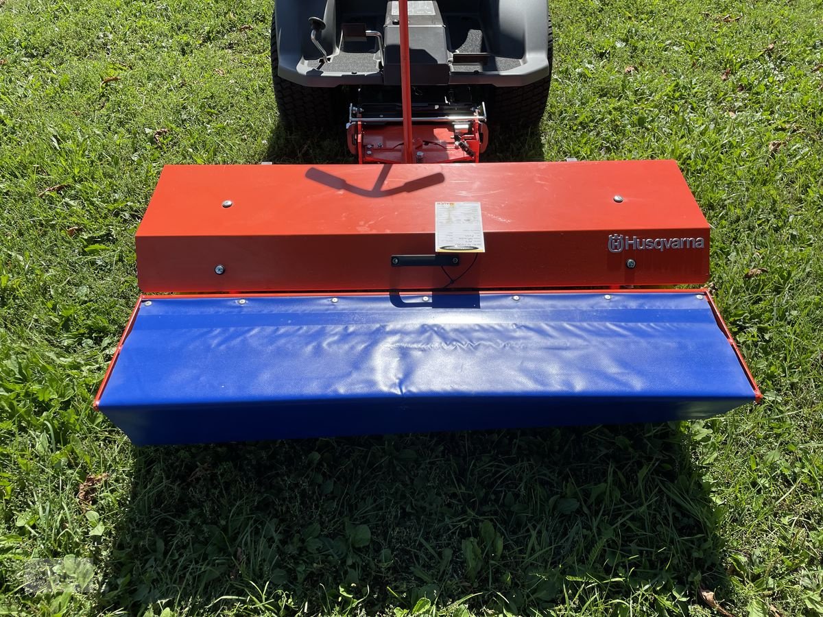 Rasentraktor des Typs Husqvarna Rider Kehrmaschine für P524X EFI, Neumaschine in Burgkirchen (Bild 5)