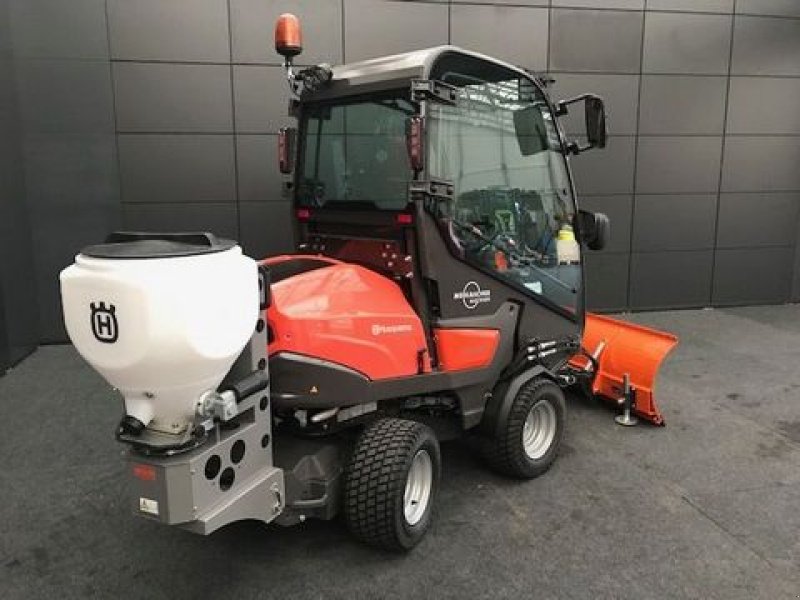 Rasentraktor des Typs Husqvarna Rider P525DX Kabine, Cyclonstreuer, 140cm Schild, Neumaschine in Tamsweg (Bild 7)