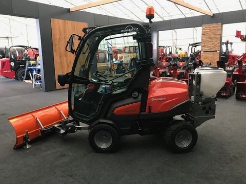 Rasentraktor des Typs Husqvarna Rider P525DX Kabine, Cyclonstreuer, 140cm Schild, Neumaschine in Tamsweg (Bild 10)