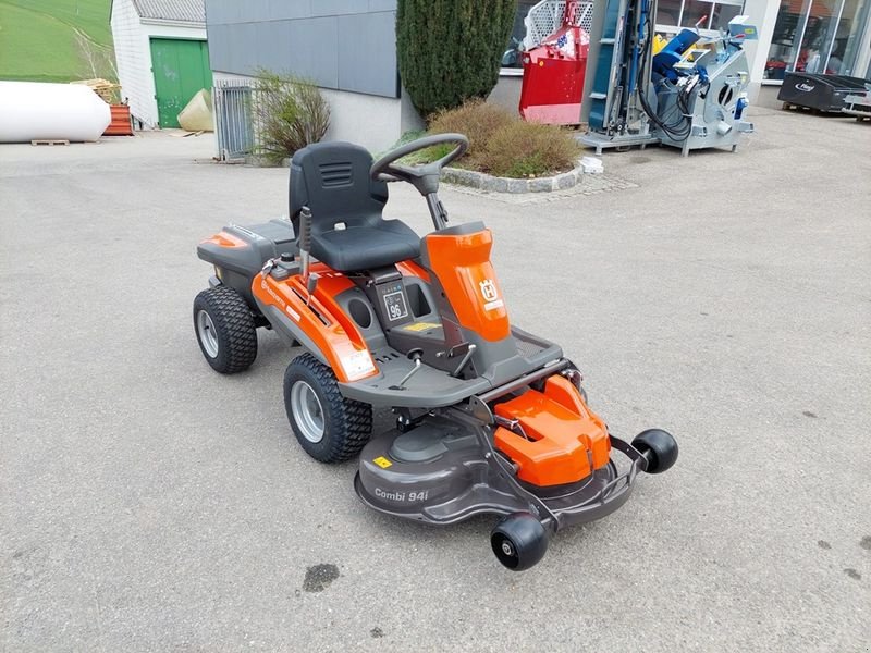 Rasentraktor от тип Husqvarna Rider R 200iX Akkumäher, Neumaschine в St. Marienkirchen (Снимка 3)