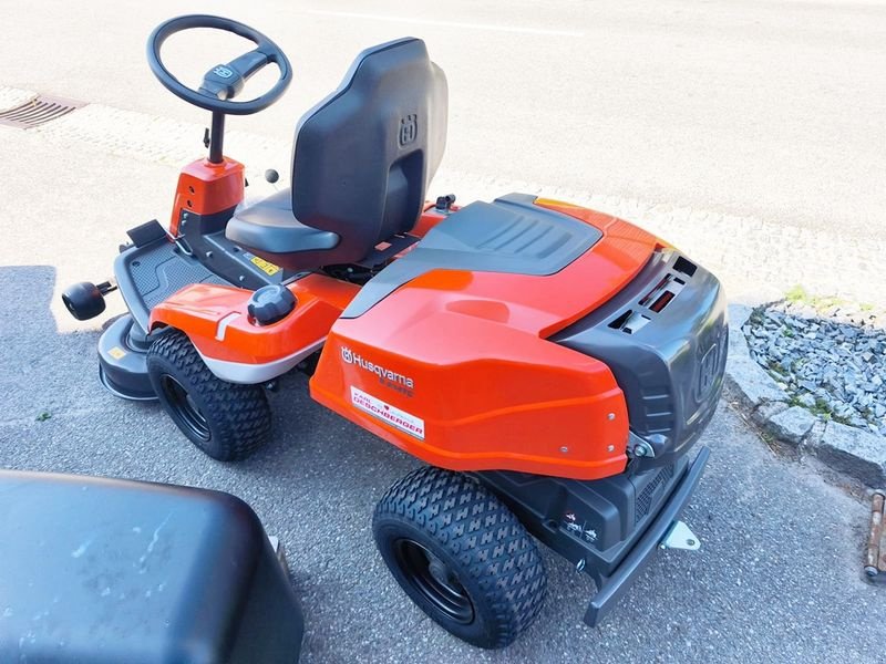 Rasentraktor des Typs Husqvarna Rider R 214TC Comfort Edition, Neumaschine in St. Marienkirchen (Bild 7)