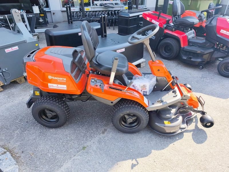 Rasentraktor des Typs Husqvarna Rider R 214TC Comfort Edition, Neumaschine in St. Marienkirchen (Bild 4)