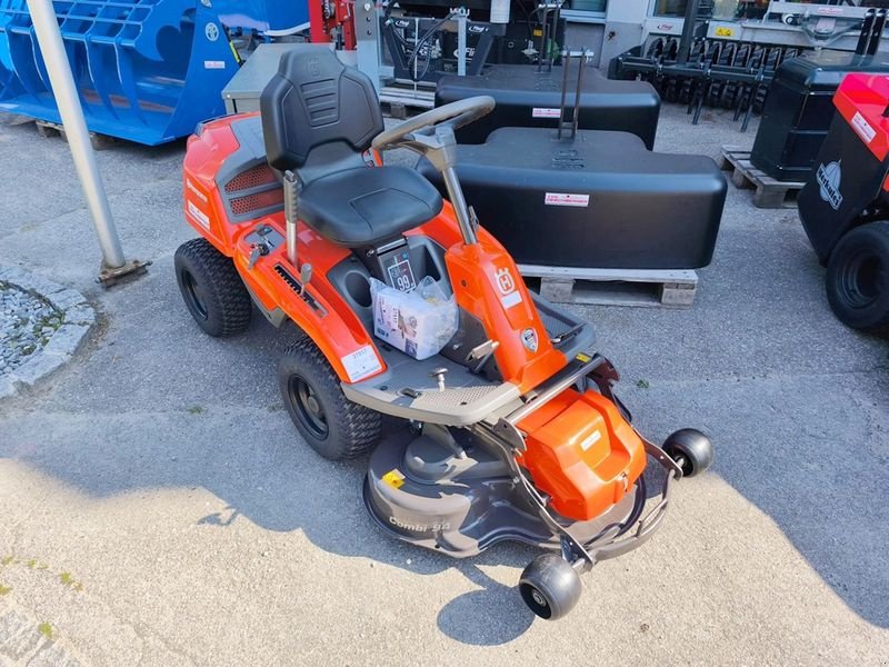 Rasentraktor des Typs Husqvarna Rider R 214TC Comfort Edition, Neumaschine in St. Marienkirchen (Bild 3)