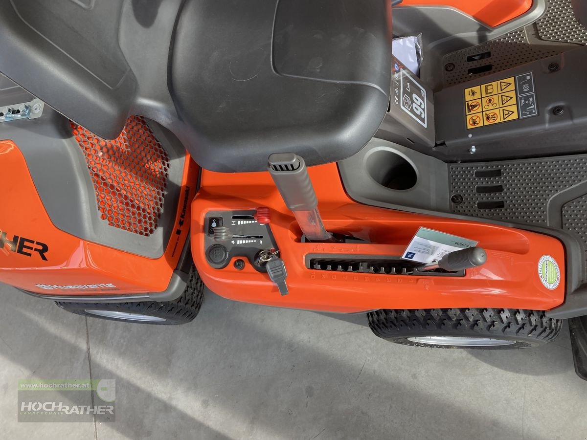 Rasentraktor des Typs Husqvarna Rider R 316 TsX AWD, Neumaschine in Kronstorf (Bild 8)