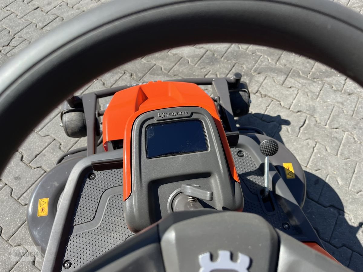 Rasentraktor typu Husqvarna Rider R 320X AWD mit 55h, Gebrauchtmaschine v Burgkirchen (Obrázek 14)