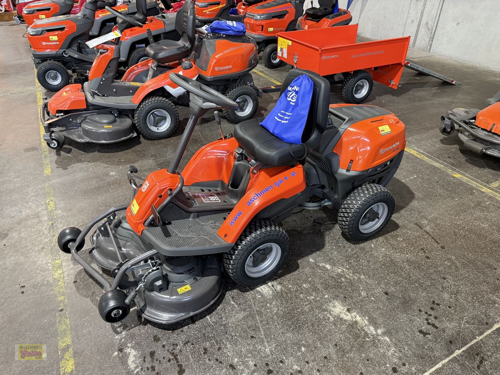 Rasentraktor des Typs Husqvarna Rider R112 C, Neumaschine in Kötschach (Bild 3)