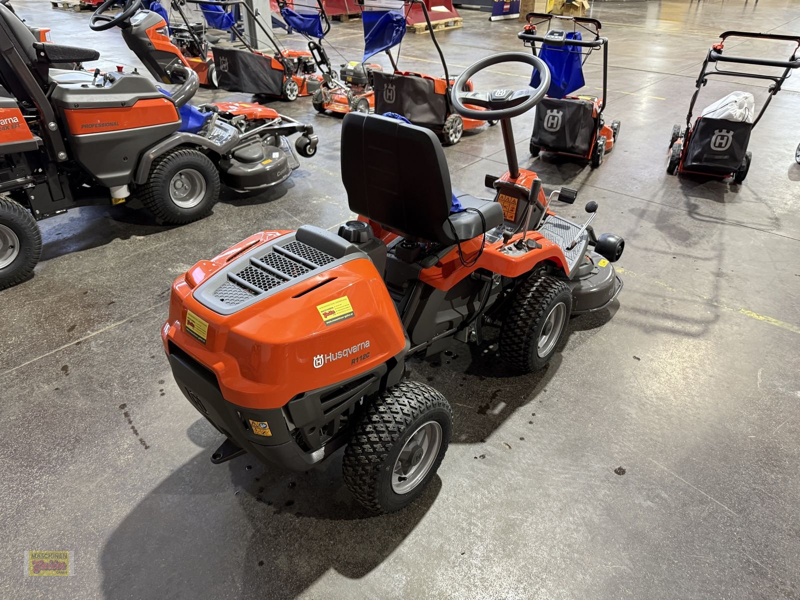 Rasentraktor des Typs Husqvarna Rider R112 C, Neumaschine in Kötschach (Bild 7)
