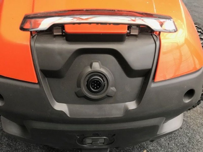 Rasentraktor typu Husqvarna Rider R112iC mit 85cm Mähdeck, Neumaschine v Tamsweg (Obrázek 14)