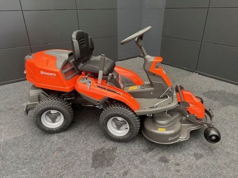 Rasentraktor des Typs Husqvarna Rider R216T AWD mit 103cm Mähdeck 16PS Allrad, Neumaschine in Tamsweg (Bild 4)