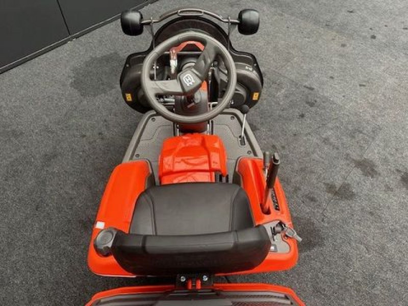 Rasentraktor des Typs Husqvarna Rider R216T AWD mit 103cm Mähdeck 16PS Allrad, Neumaschine in Tamsweg (Bild 12)