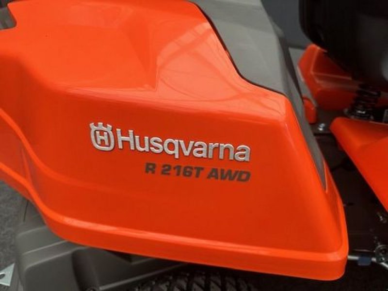 Rasentraktor des Typs Husqvarna Rider R216T AWD mit 103cm Mähdeck 16PS Allrad, Neumaschine in Tamsweg (Bild 2)