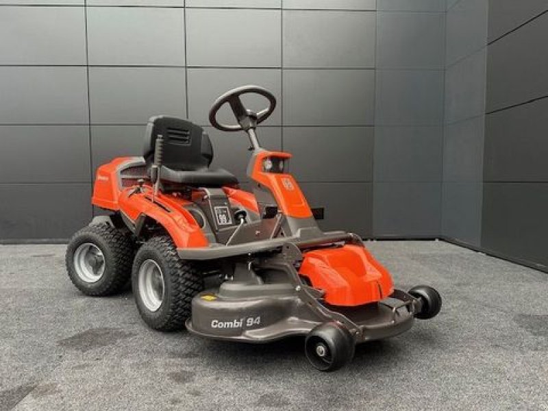 Rasentraktor des Typs Husqvarna Rider R216T AWD mit 103cm Mähdeck 16PS Allrad, Neumaschine in Tamsweg (Bild 3)