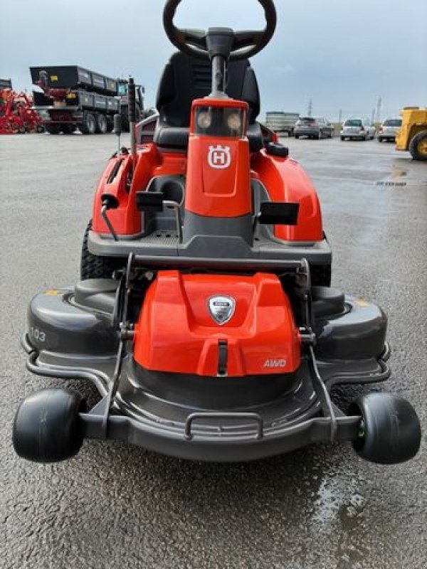 Rasentraktor typu Husqvarna Rider R216TC AWD inkl. Combi 103cm, Vorführmasch, Gebrauchtmaschine v Göpfritz (Obrázek 3)