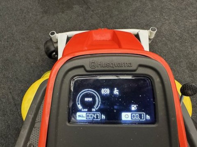 Rasentraktor типа Husqvarna Rider R316TsX AWD mit 103cm Mähdeck, gebraucht, Gebrauchtmaschine в Tamsweg (Фотография 5)
