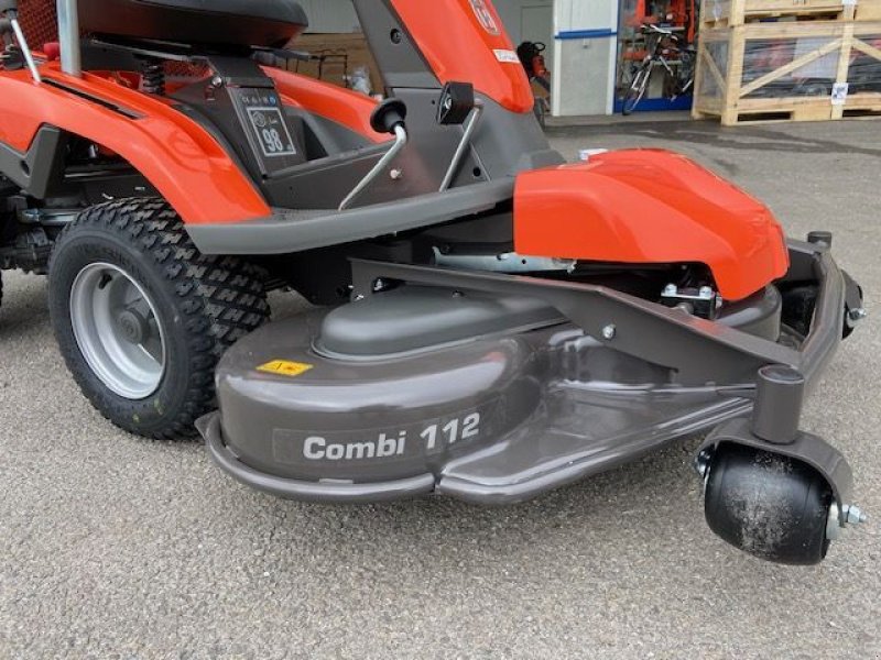 Rasentraktor des Typs Husqvarna Rider R316TX AWD inkl. Mähdeck 112cm, Neumaschine in Göpfritz (Bild 4)