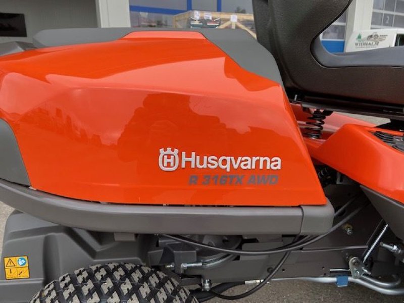 Rasentraktor des Typs Husqvarna Rider R316TX AWD inkl. Mähdeck 112cm, Neumaschine in Göpfritz (Bild 3)