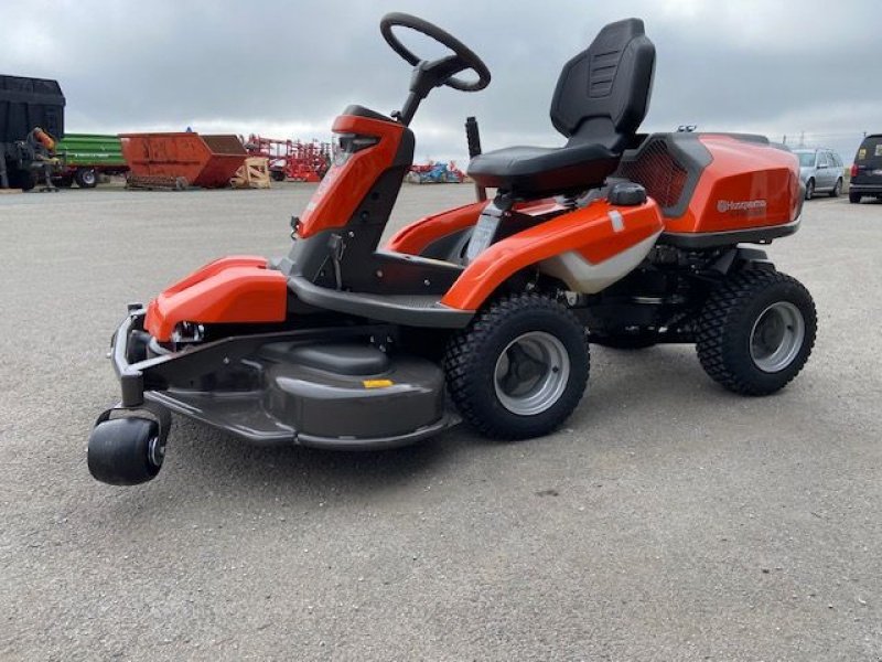 Rasentraktor des Typs Husqvarna Rider R316TX AWD inkl. Mähdeck 112cm, Neumaschine in Göpfritz (Bild 1)
